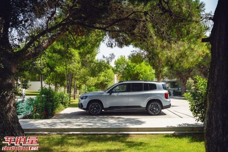 空间、科技与纯电动力全面升级 全新世代 梅赛德斯-奔驰 GLB 正式登场