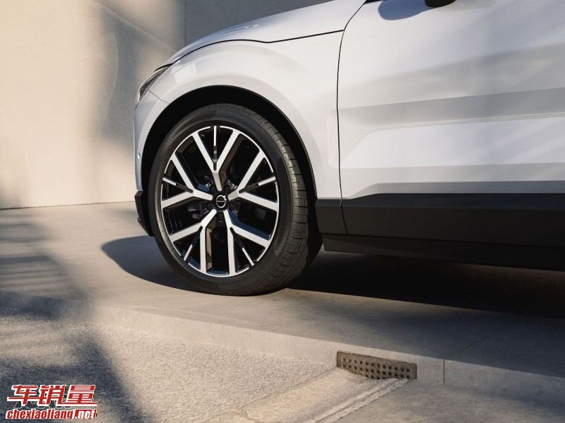 迎合多元需求，沃尔沃 EX30 新年式车型功能与设计同步升级