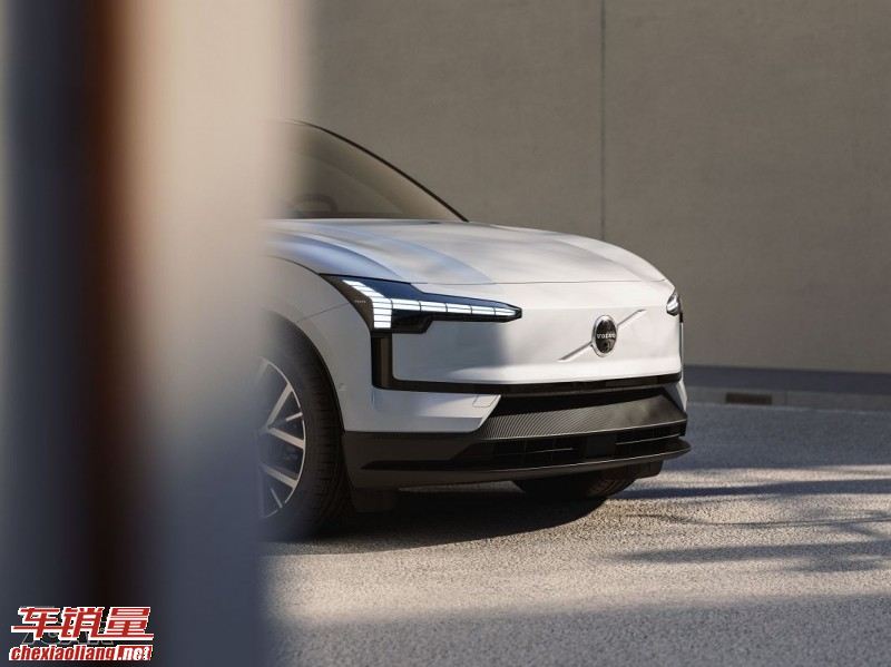 迎合多元需求，沃尔沃 EX30 新年式车型功能与设计同步升级