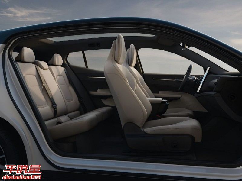 迎合多元需求，沃尔沃 EX30 新年式车型功能与设计同步升级