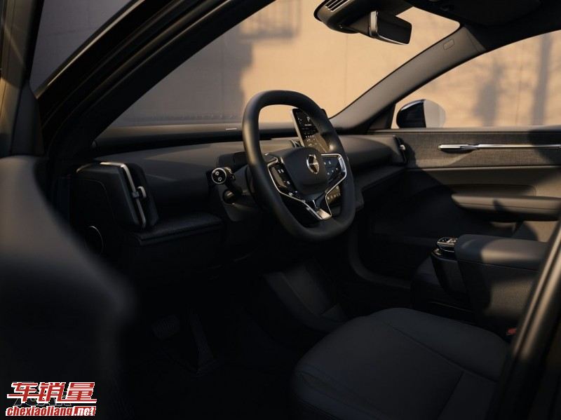 迎合多元需求，沃尔沃 EX30 新年式车型功能与设计同步升级