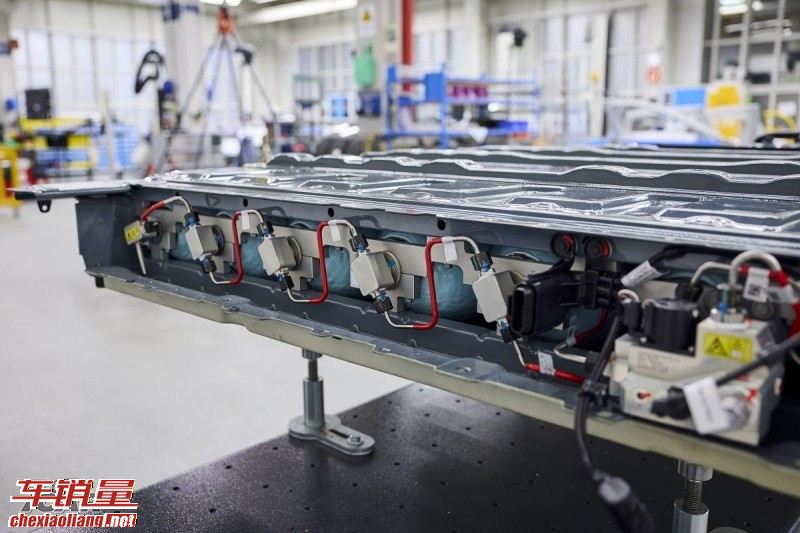 宝马 iX5 Hydrogen 搭载全新氢燃料储存技术，续航里程提升至 750 公里