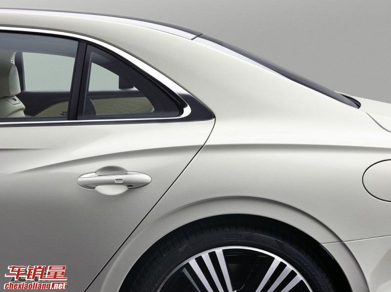 手工奢华与超跑血统再进化 全新第四代 宾利 Flying Spur S 正式登场